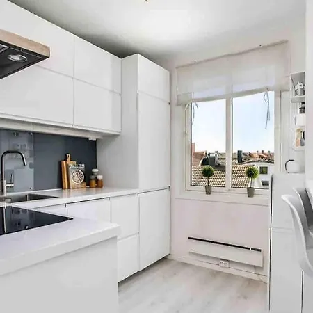 Hyggelig Og Sentrumsnaer Leilighet Apartamento